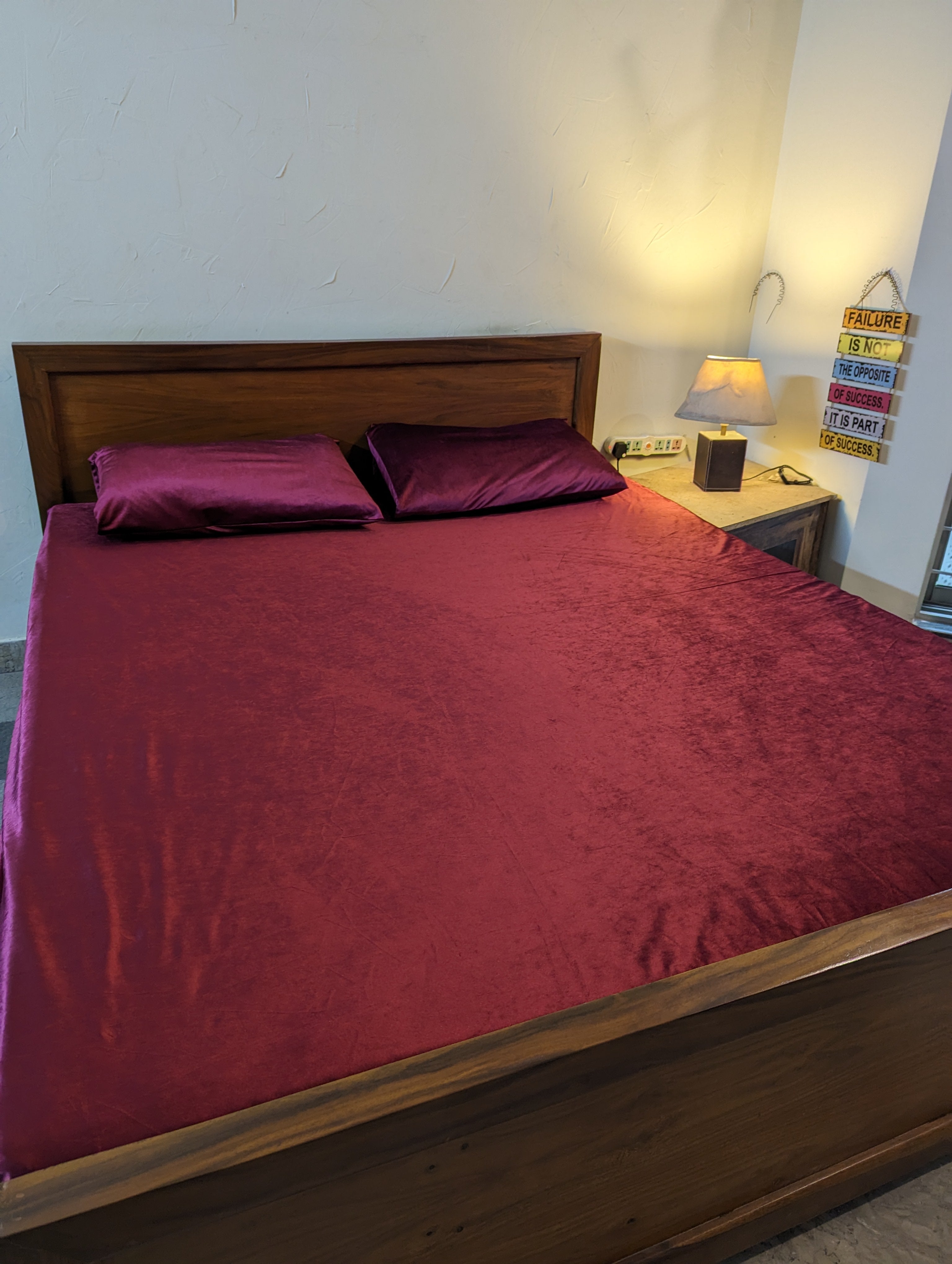 Velvet Fitted Bedsheets-Mahroon