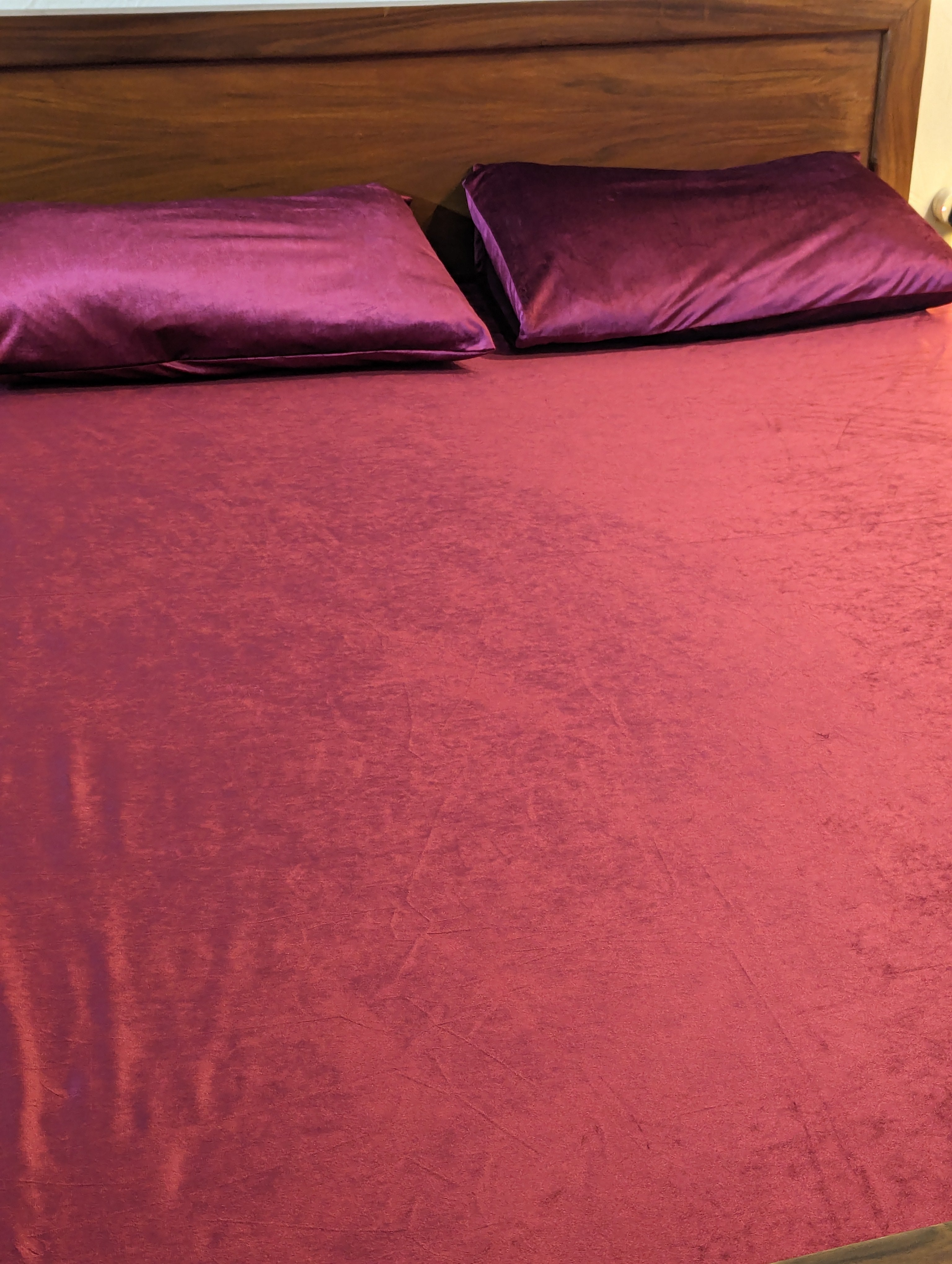 Velvet Fitted Bedsheets-Mahroon