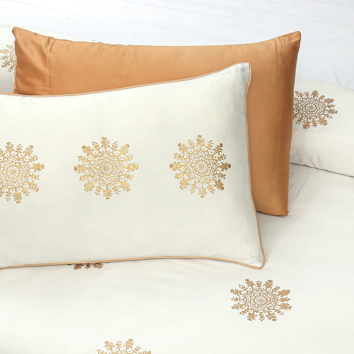 8-Piece Silk Satin Bridal Bedset with Exquisite Block Printing