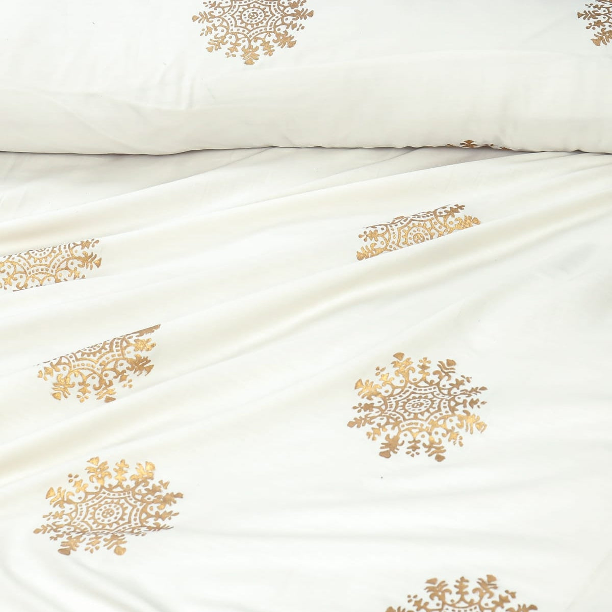 8-Piece Silk Satin Bridal Bedset with Exquisite Block Printing